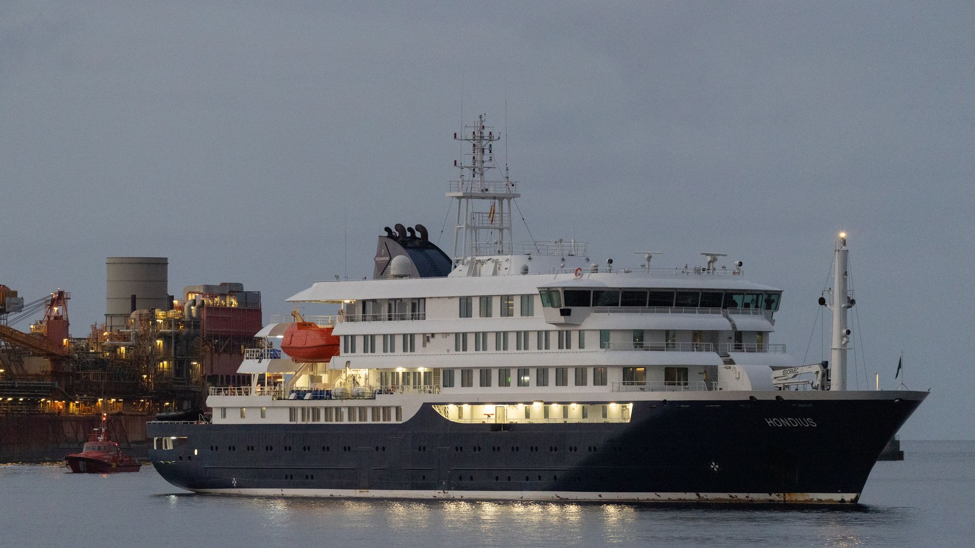 Hantavirus cruise ship on Sunday