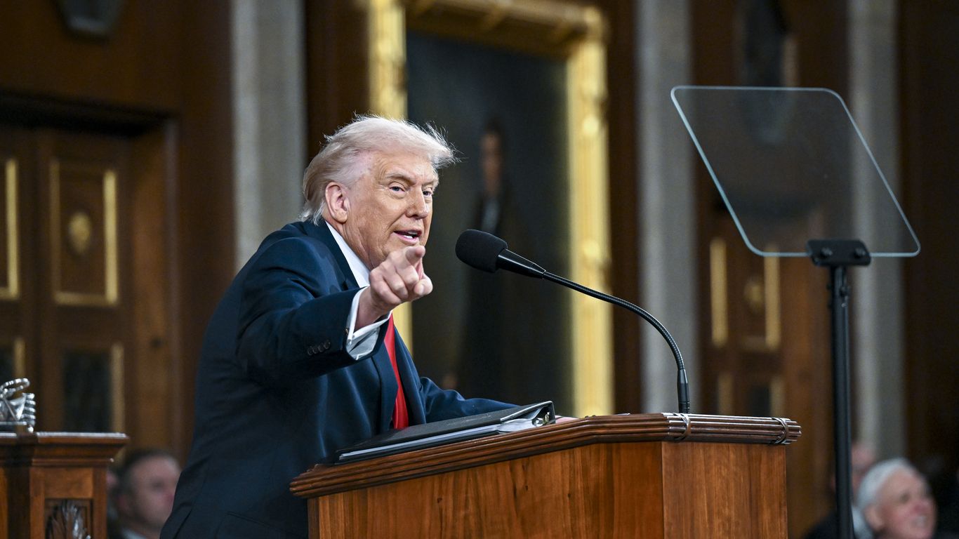Federal officials probe whether White House teleprompter profited off Trump's words - image 1