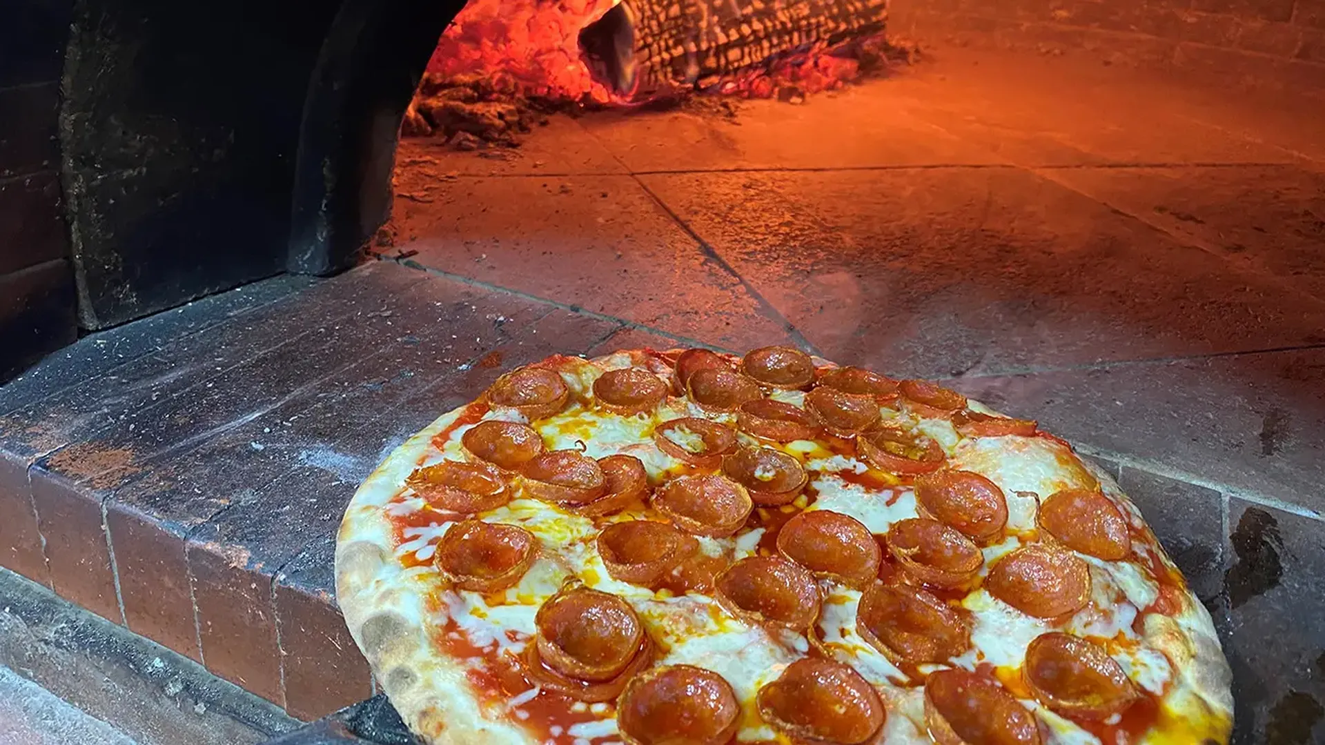 izzy pizza trailer triple c south end