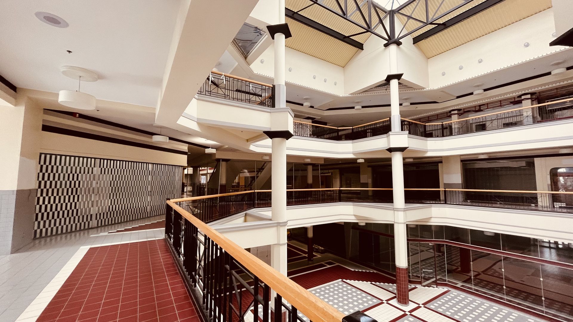 A photo of the Kaleidoscope in Des Moines.