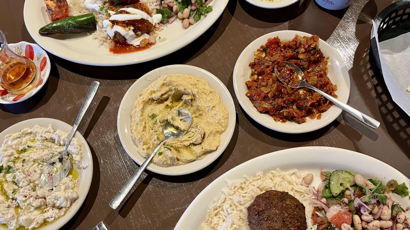 axios.com - Megan Stringer - Find great food, coffee in San Antonio's Medical Center