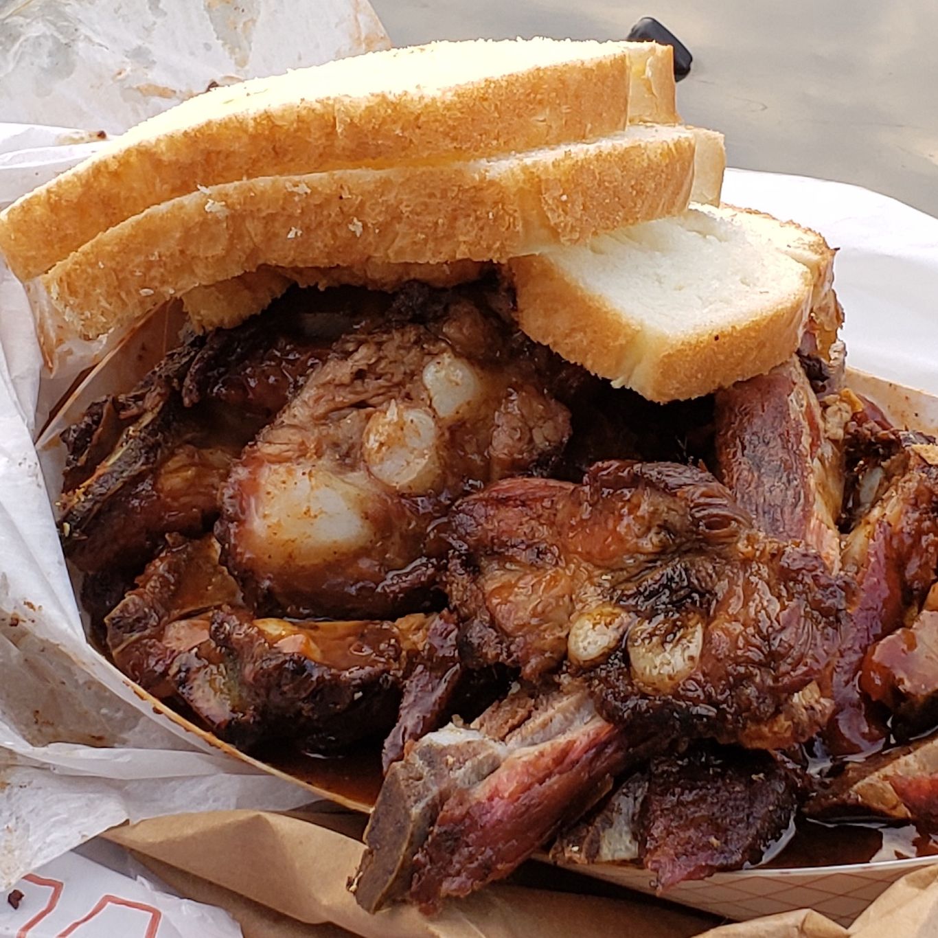 Best Chicago barbecue Where to find rib tips Axios Chicago