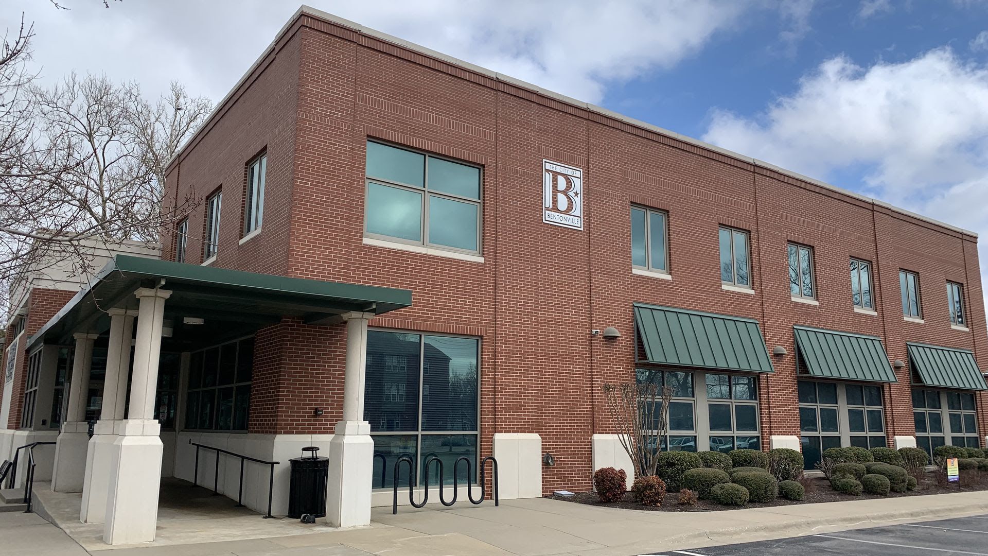 A photo of the Bentonville City Hall.