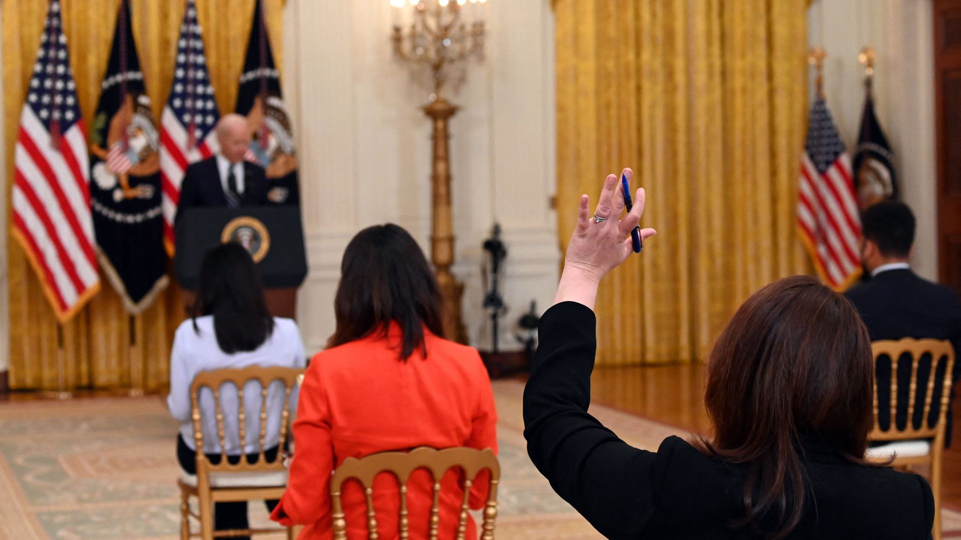 Biden answers repoters' questions