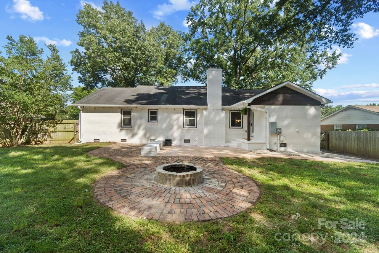 6234 Ashcrest Dr