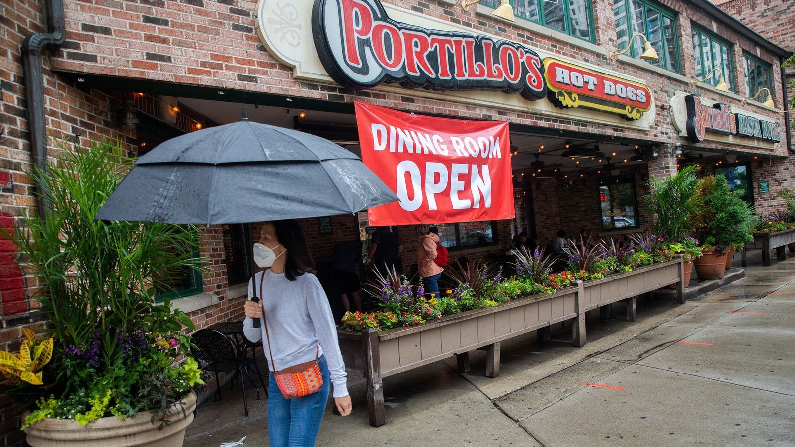 Portillo's takes indirect swipe at Chicago - Axios Chicago