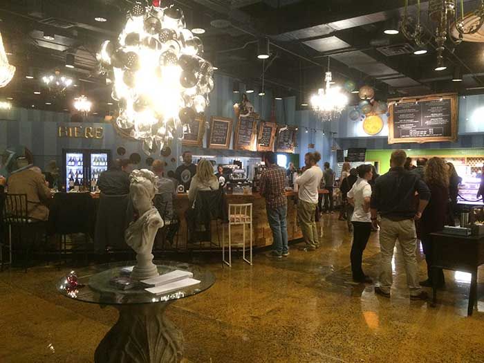 amelies-french-bakery-uptown