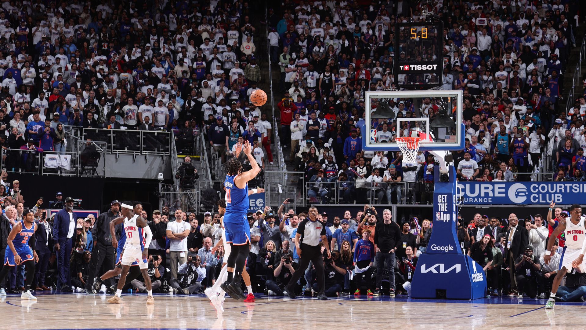 New York's Jalen Brunson scores the game winning basket last night at Little Caesars Arena. 