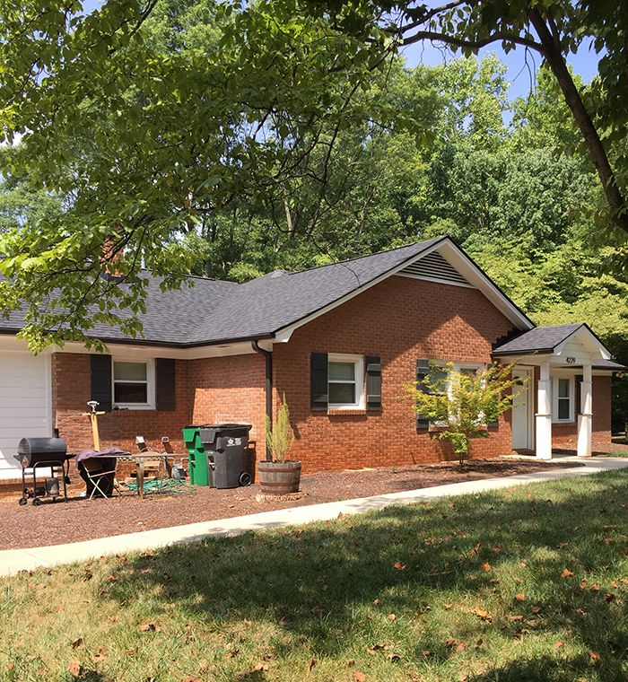 home-in-oakhurst-neighborhood