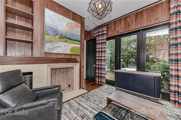 1142 Queens Road den