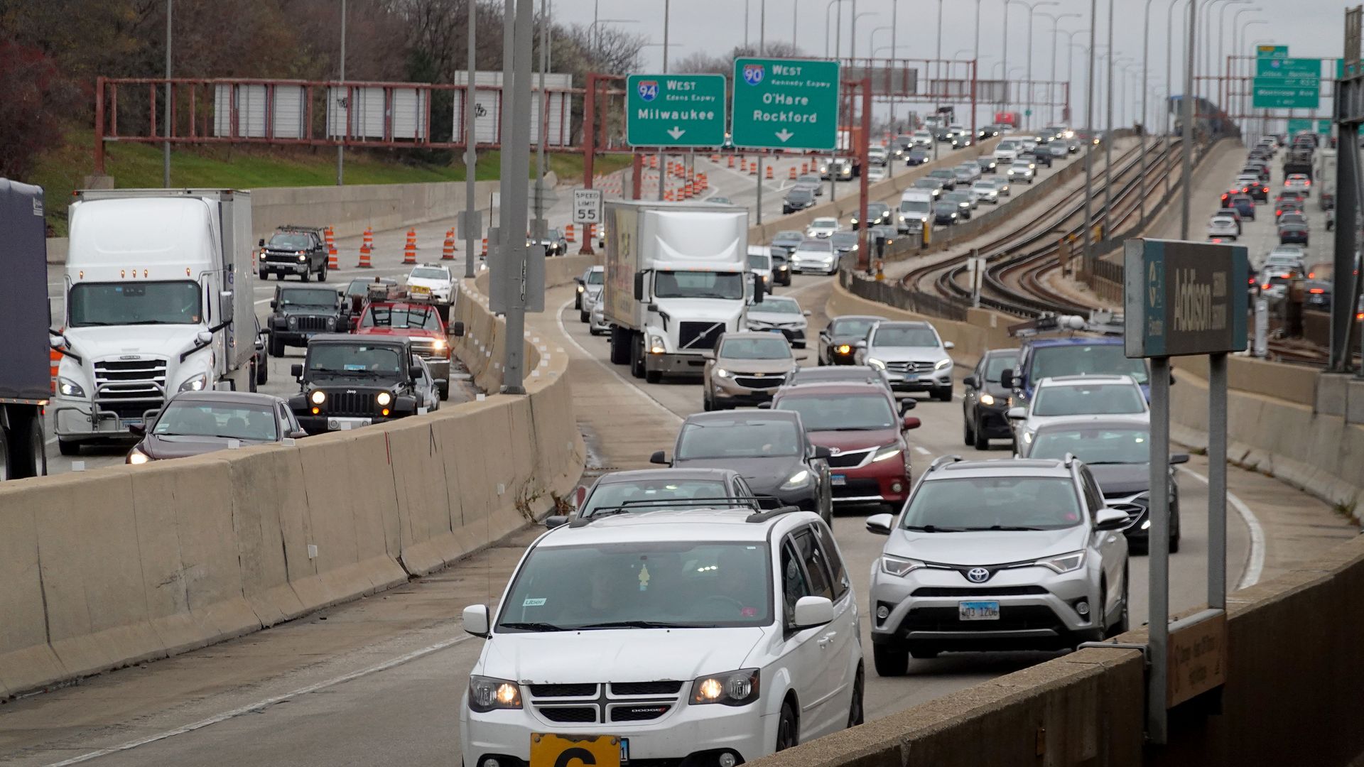 Photo of traffic on a highway 