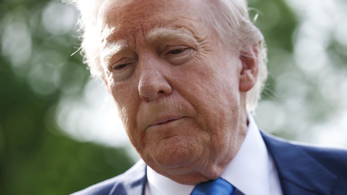 Federal judge blocks Trump order dismantling public-sector unions