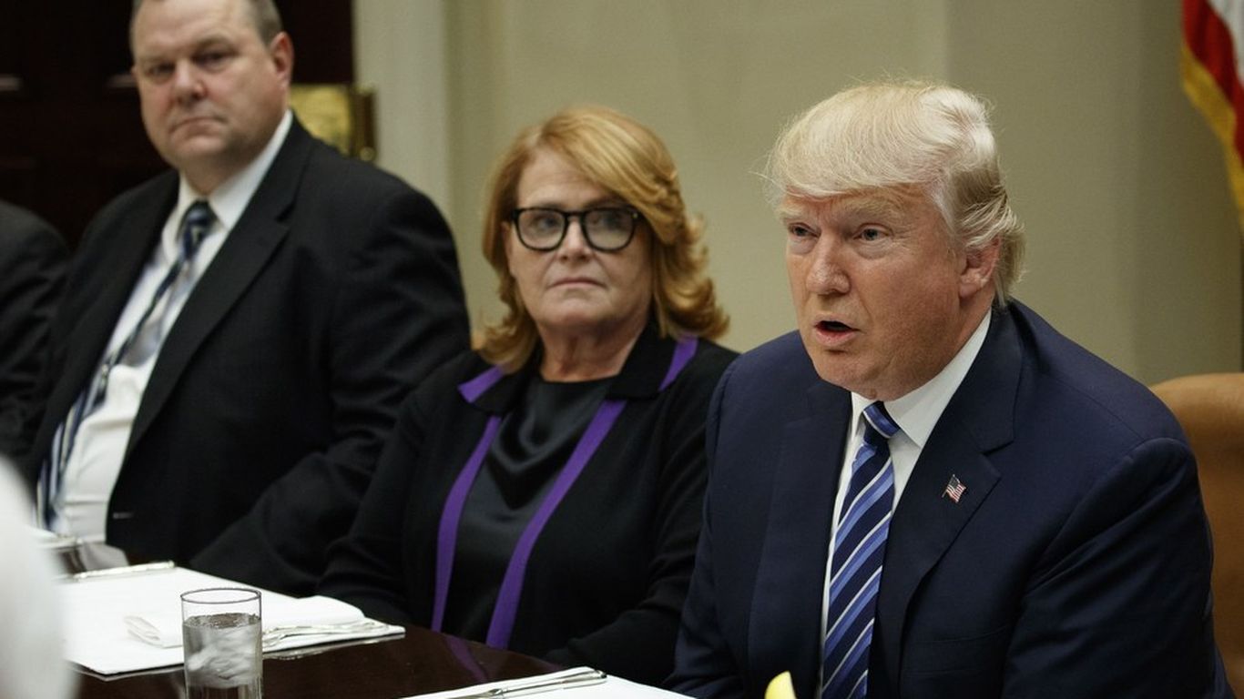 Trump sends mixed messages on immigration reform