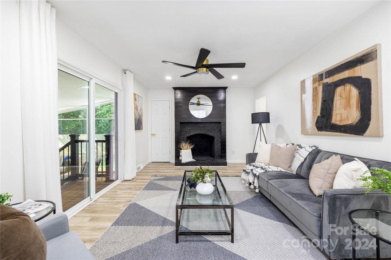 4101 Tamerlane Dr
