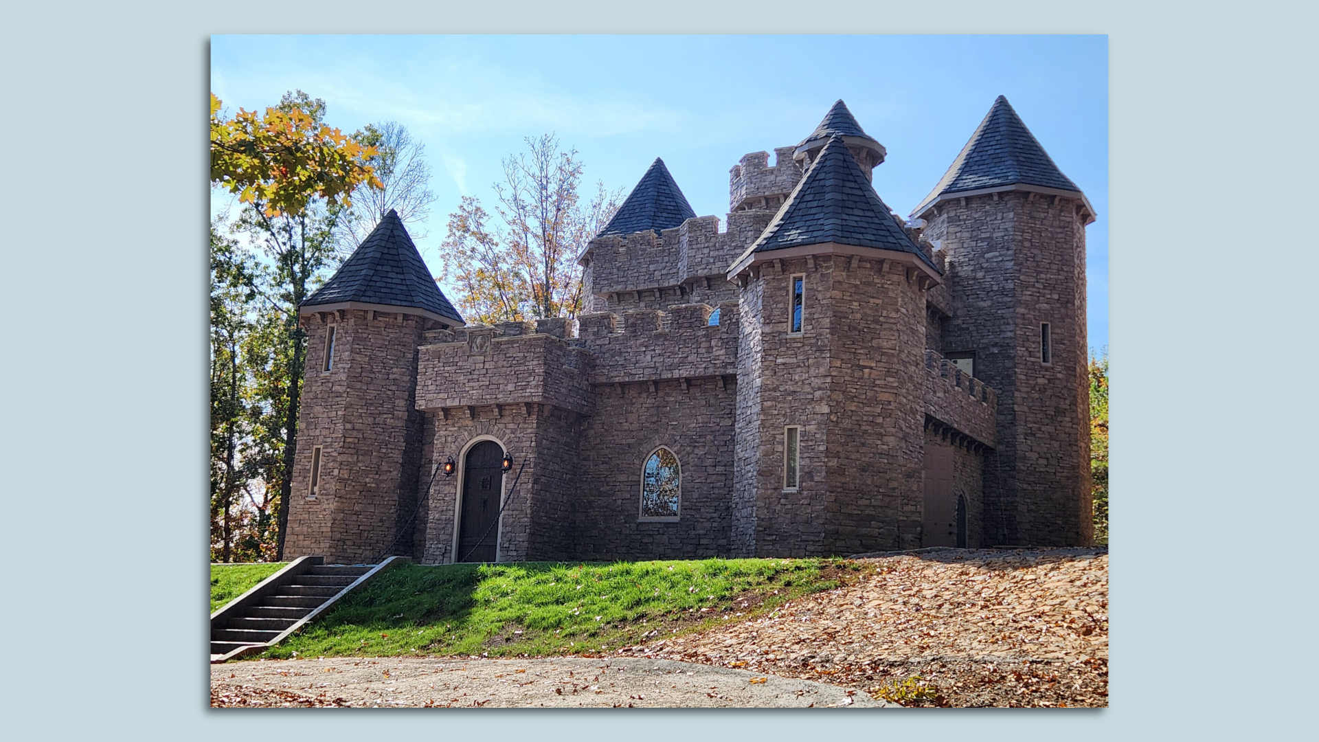Georgia man opens castle after he was forced to demolish Airbnb
