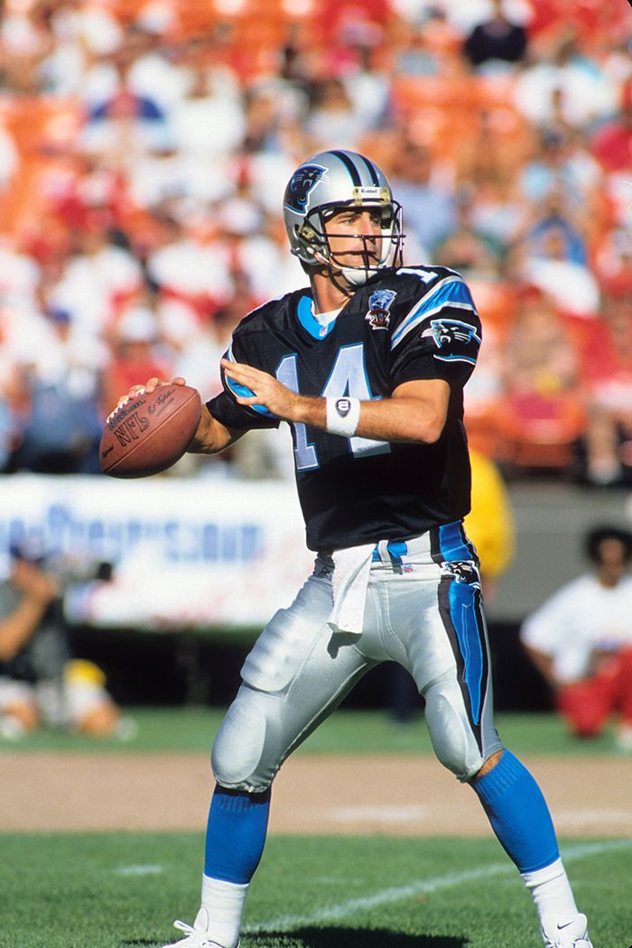 Frank Reich at quarterback for the Panthers in 1995. Photo: George Rose/Getty Images