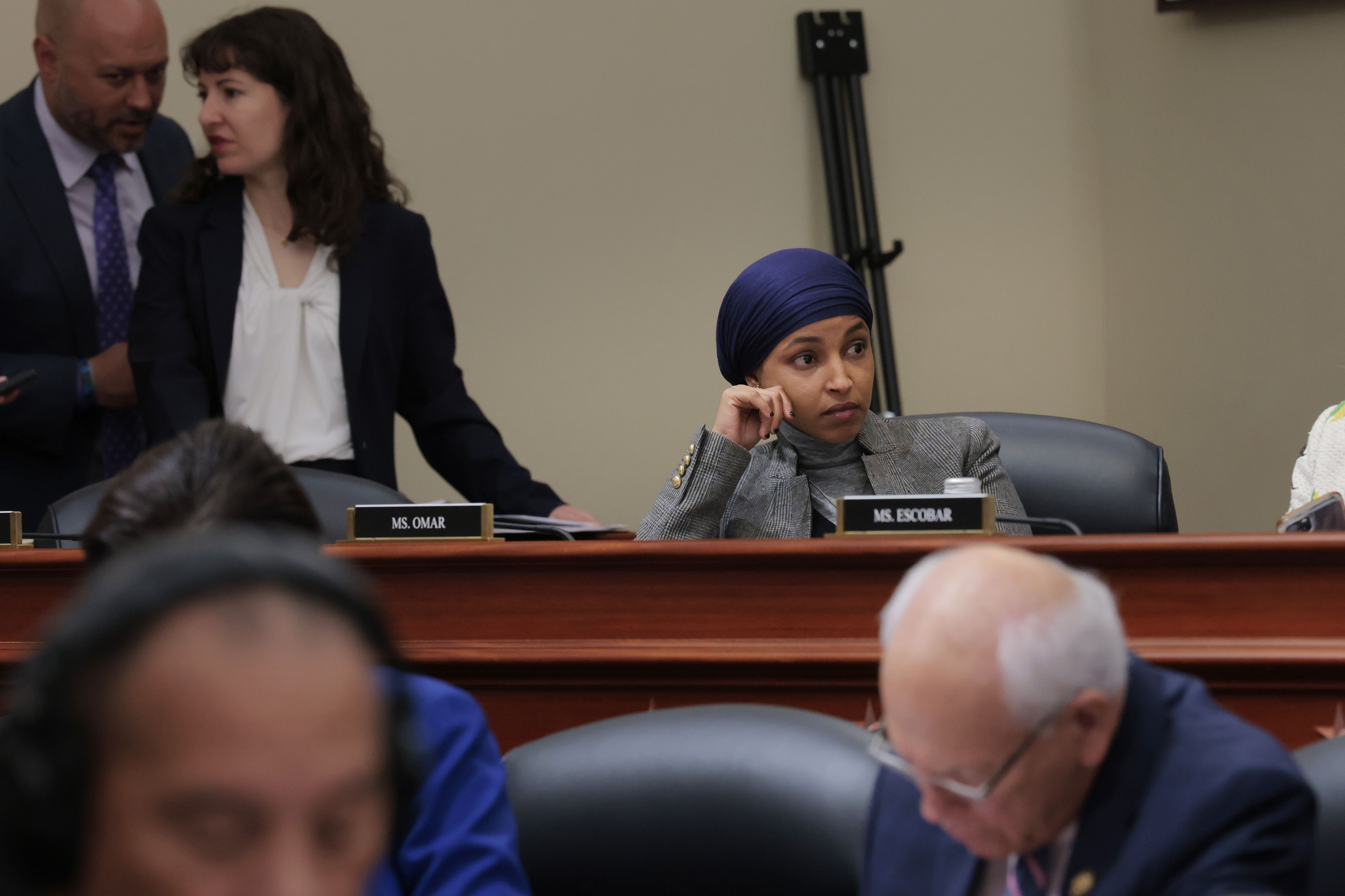 su nombre resplandece en las portadas