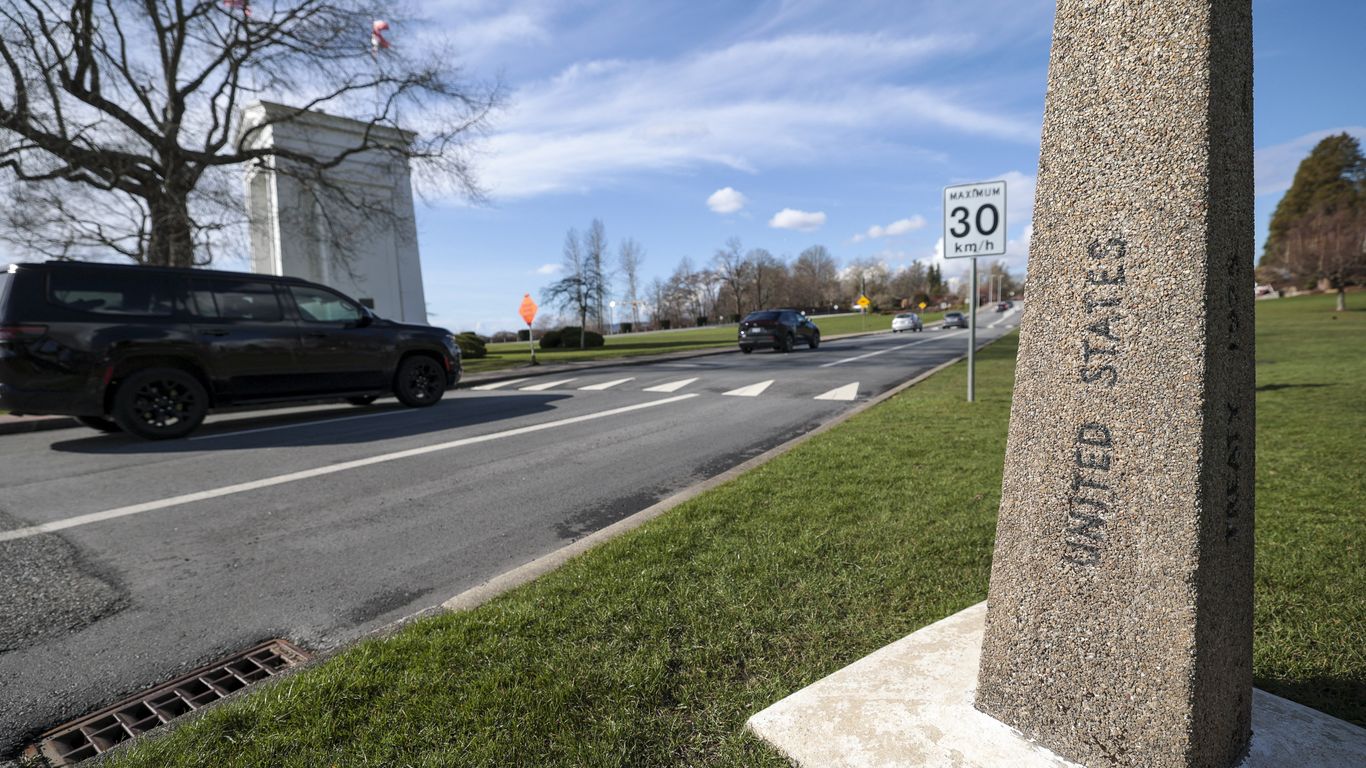 axios.com - Rebecca Falconer - Seattle feels Canada's slowdown