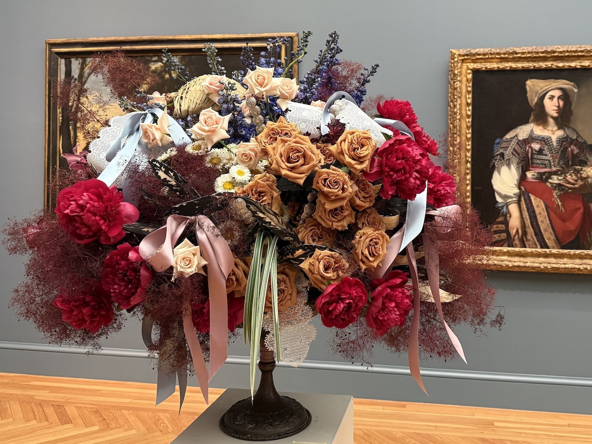アート・デザイン・音楽 Bouquets From The Golden Age golden-age-blossoms-stockcake.jpg