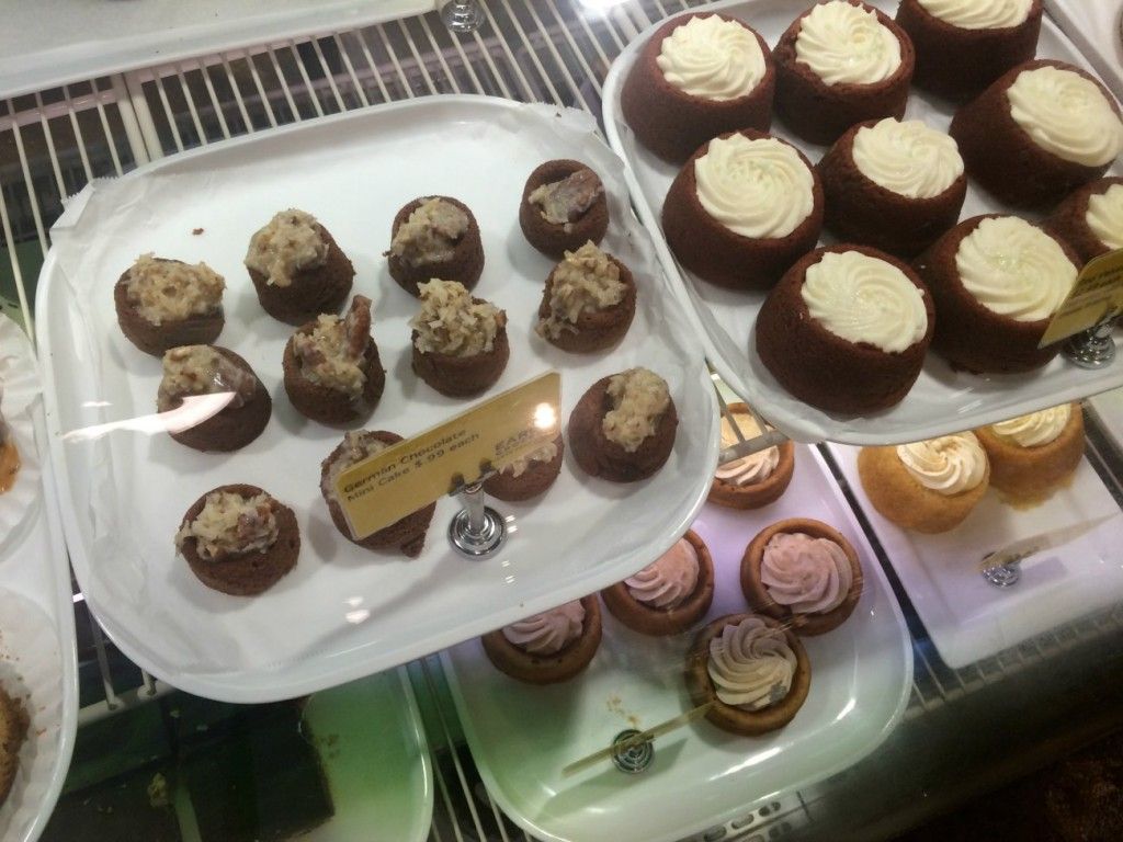 Earl's Grocery bakery