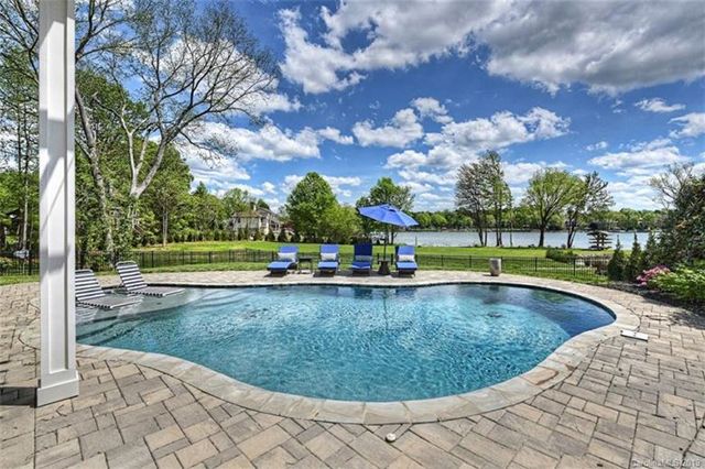 189 Gudger Road pool:lake