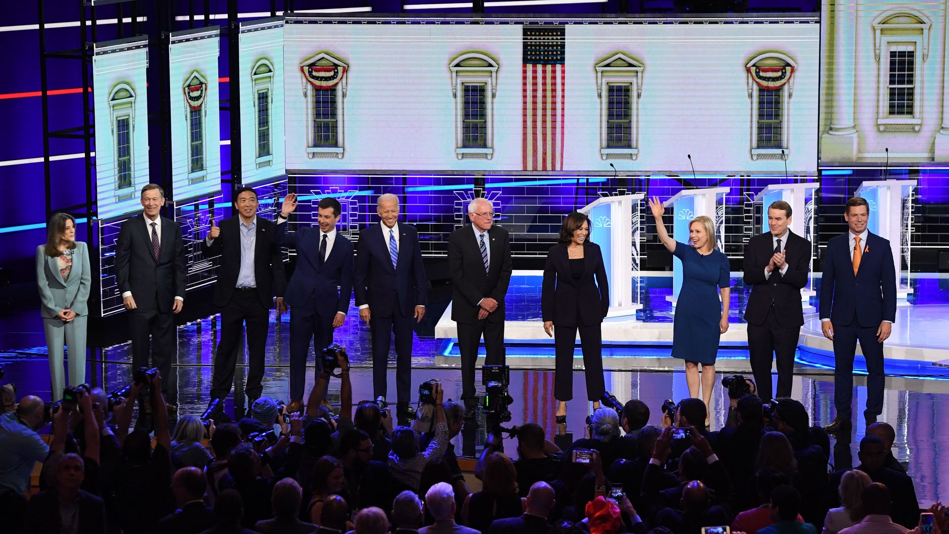Democratic presidential hopefuls on the debate stage