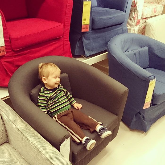 toddler-at-ikea