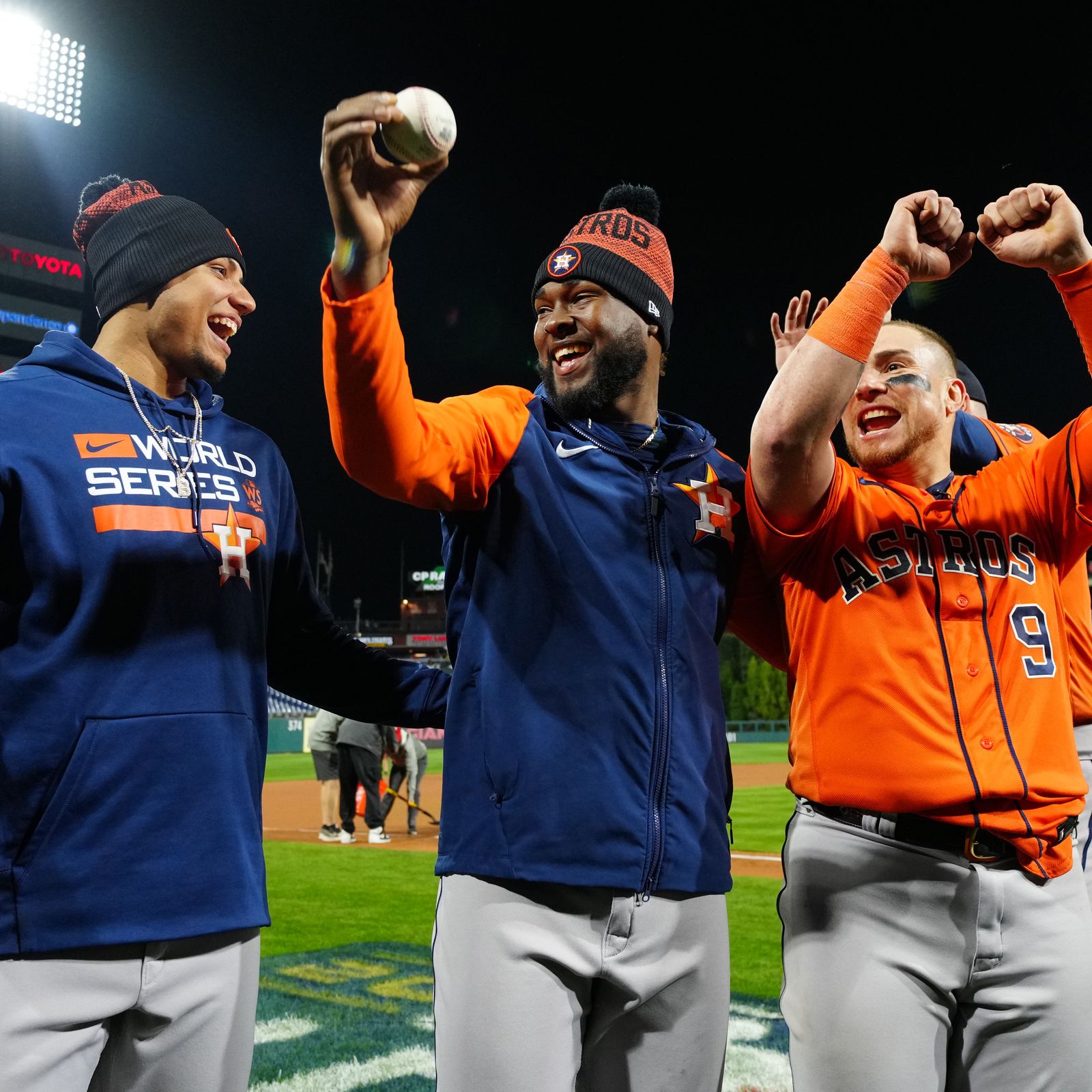 Astros no-hit Phillies in World Series Game 4