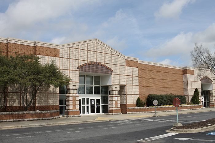 Mallard Pointe regional shopping center Cambridge Properties university city charlotte nc north carolina development student mainstreet street redevelopment Photo: Alexandria Sands/Axios