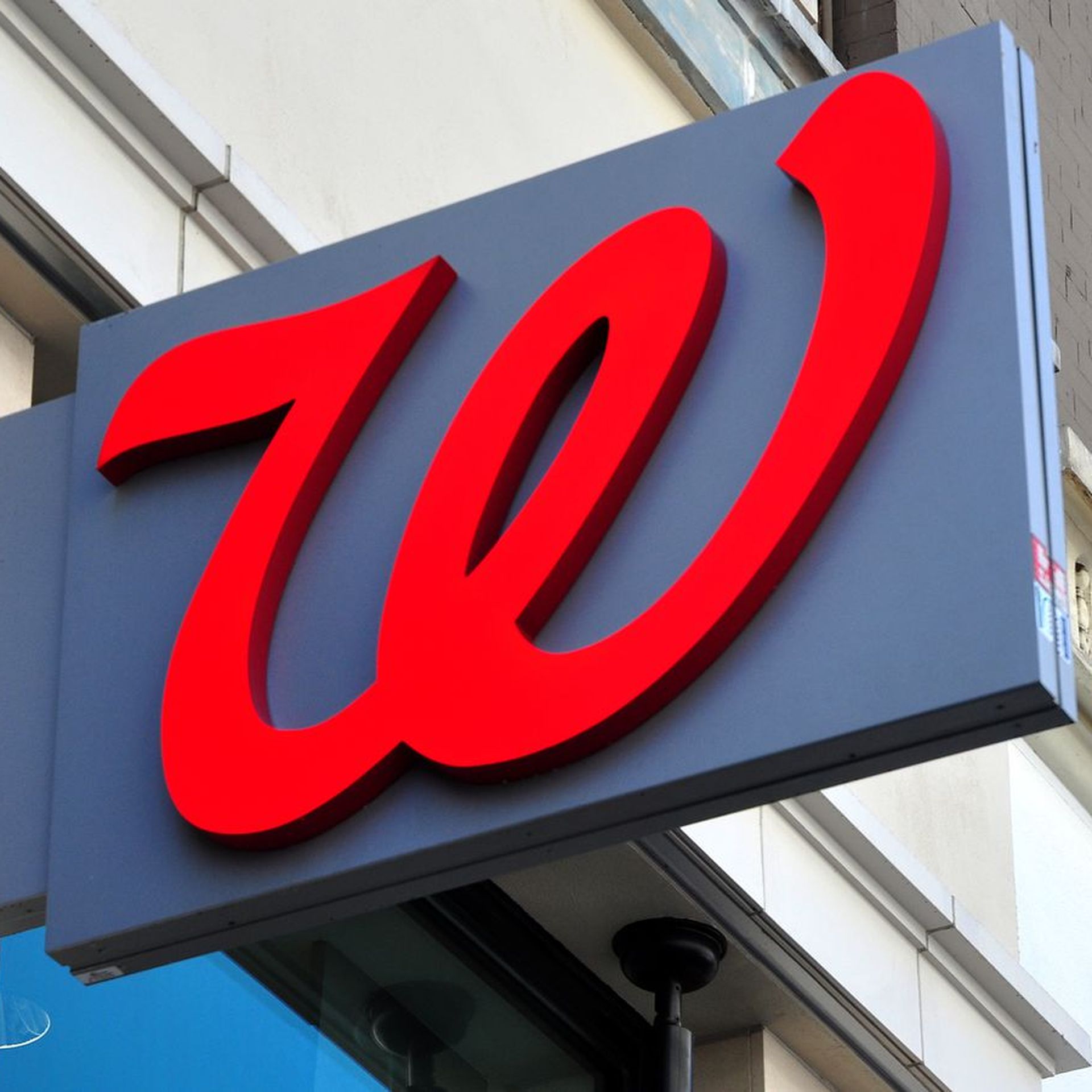 The Washington Nationals And Walgreens Have Really Similar Logos. Is That A  Problem?