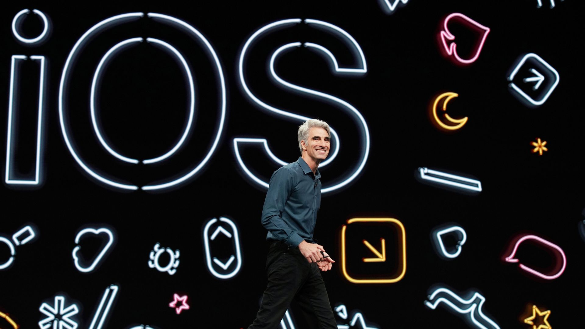 Craig Federighi unveiling iOS 13 at WWDC 2019.