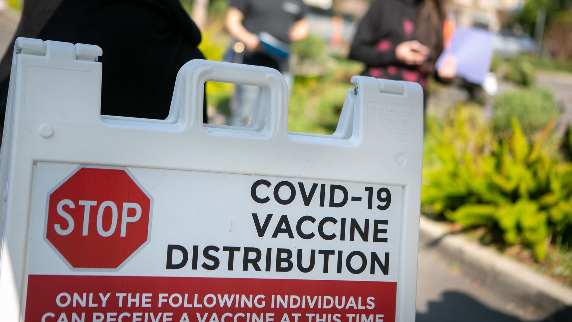 A COVID-19 vaccination site in Los Angeles last week. Photo: Jason Armond / Los Angeles Times via Getty Images