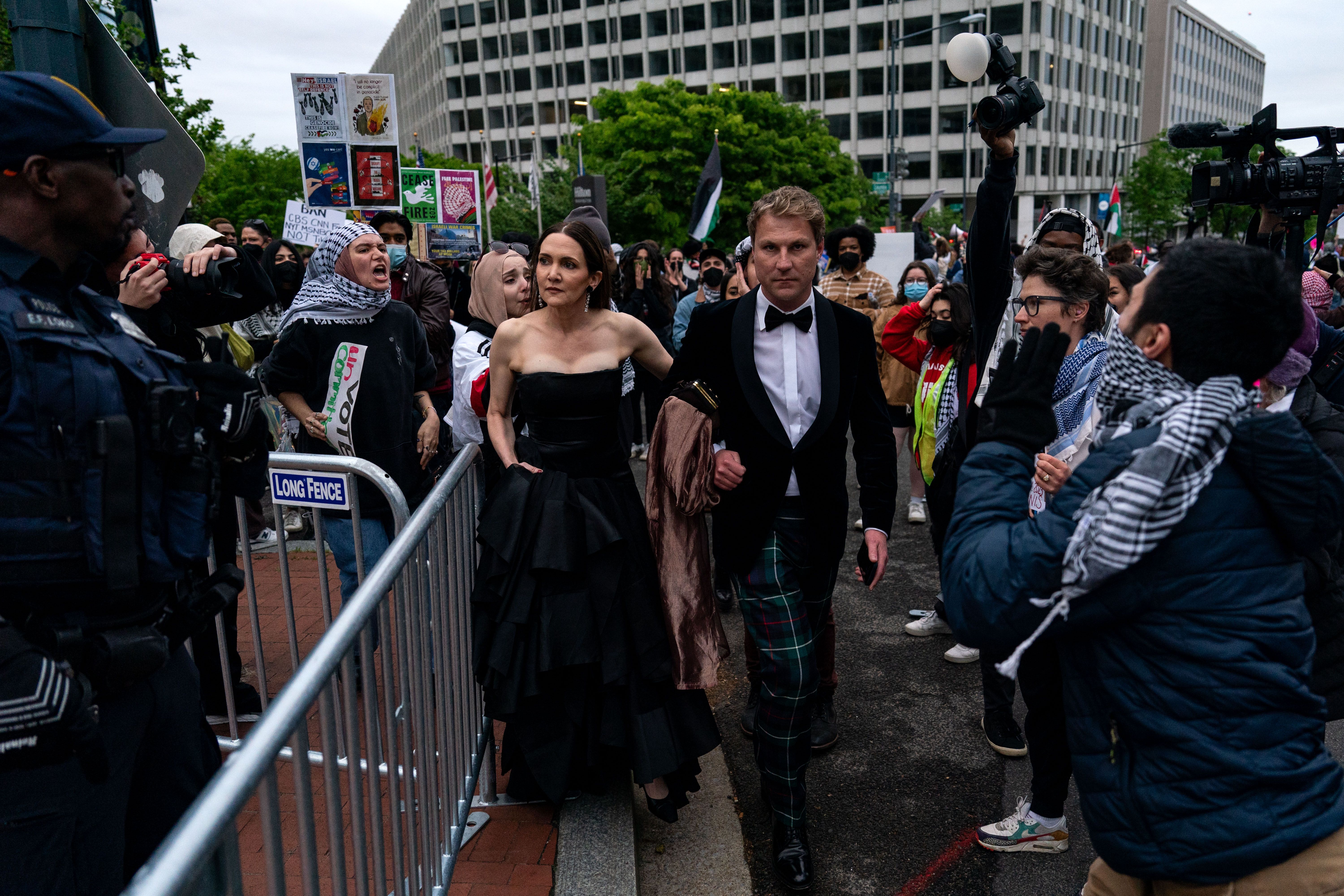 Protesters shout at WHCD guests