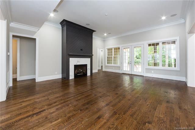 4329 Tottenham Road living room