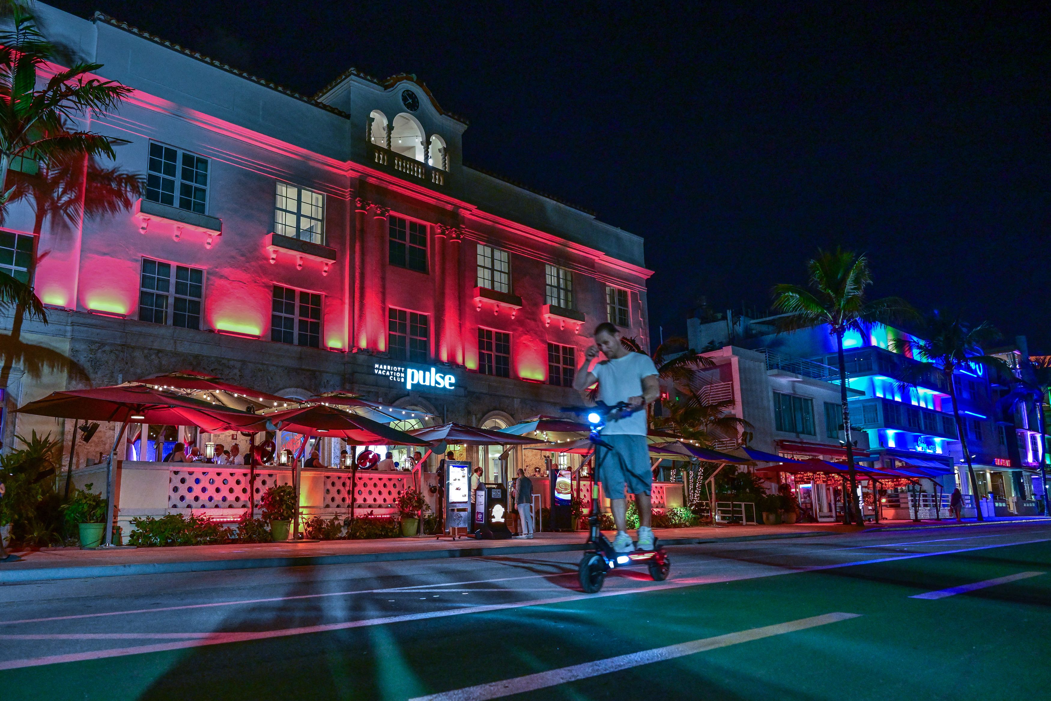 South Beach spring break crackdown: Bar owners report sales slump ...