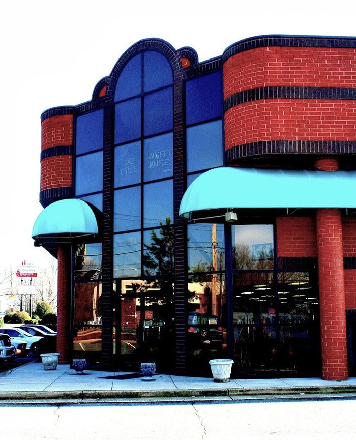 morris-costumes-on-monroe-road