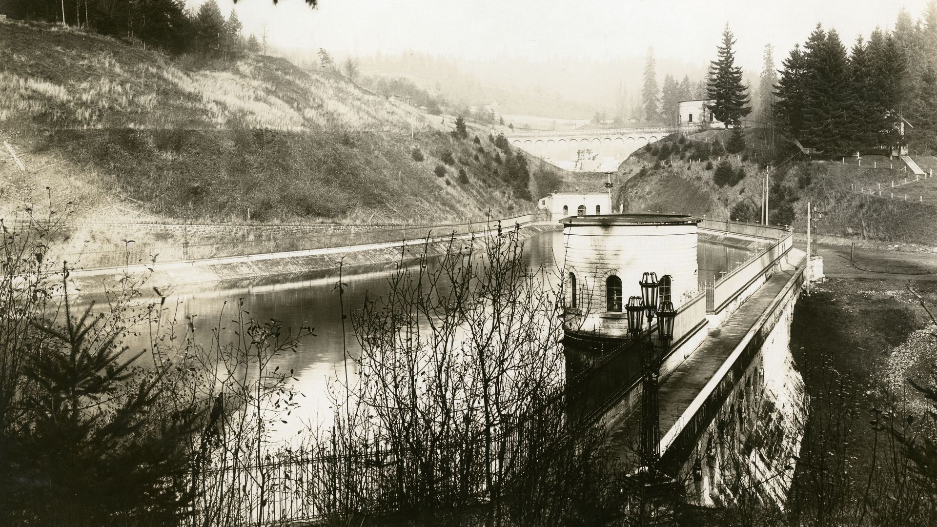 An archival photo of Washington Park reservoir in 1900.