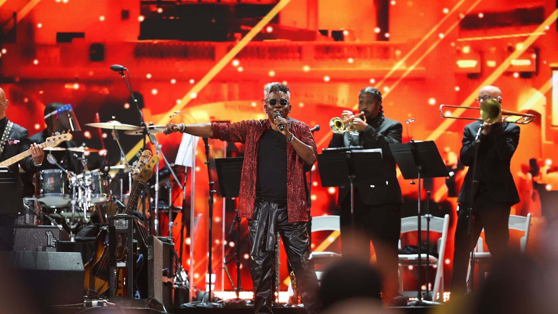 Earth Wind & Fire performing