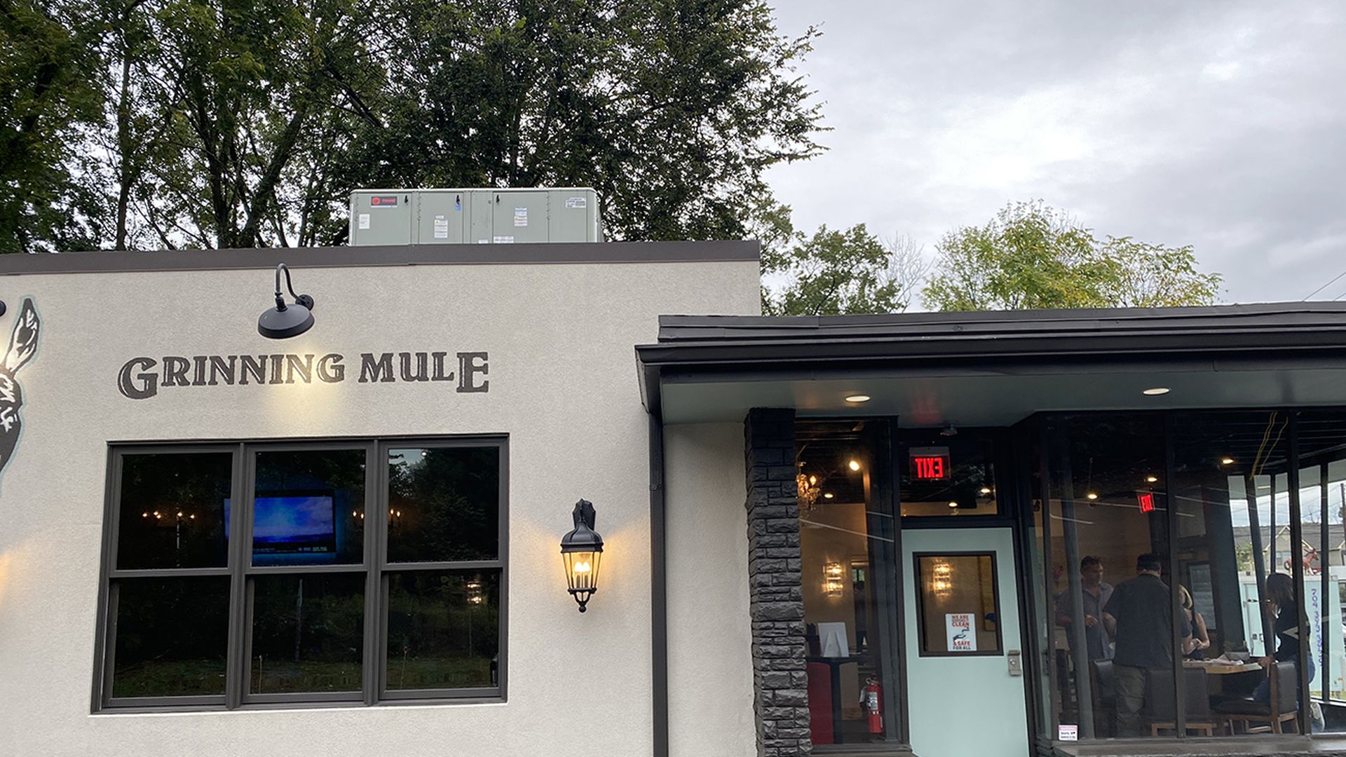 grinning mule plaza midwood restaurant exterior
