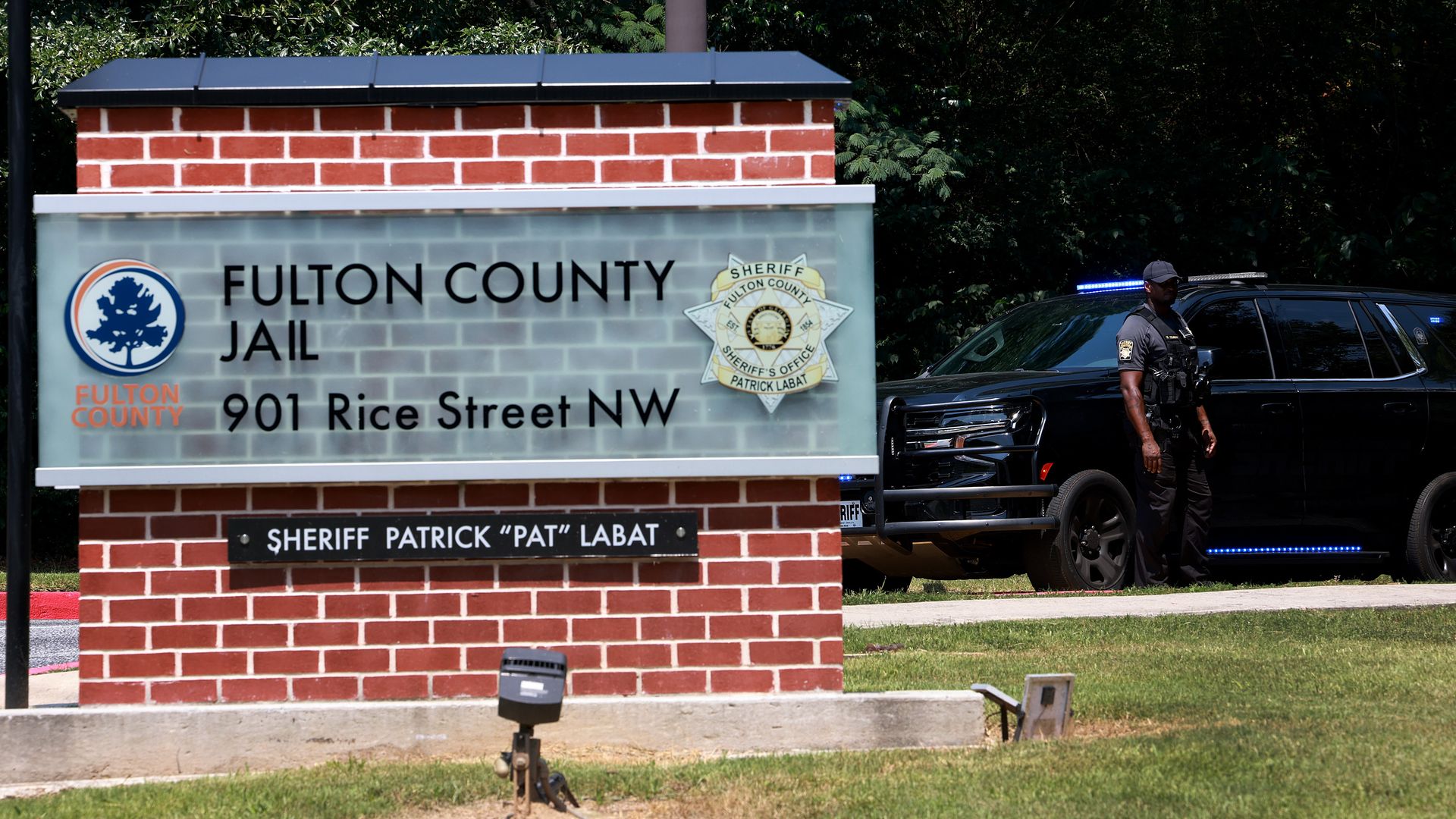 Fulton County jail's main entrance