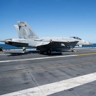5 crew members rescued in 2 separate Navy aircraft crashes in South China Sea