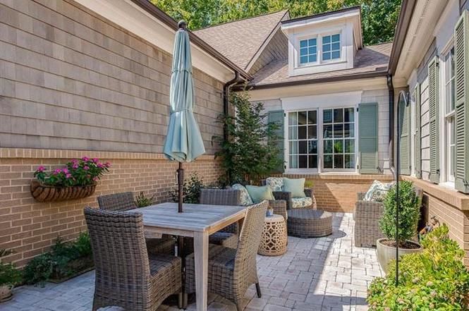 2623 Colton Dr exterior