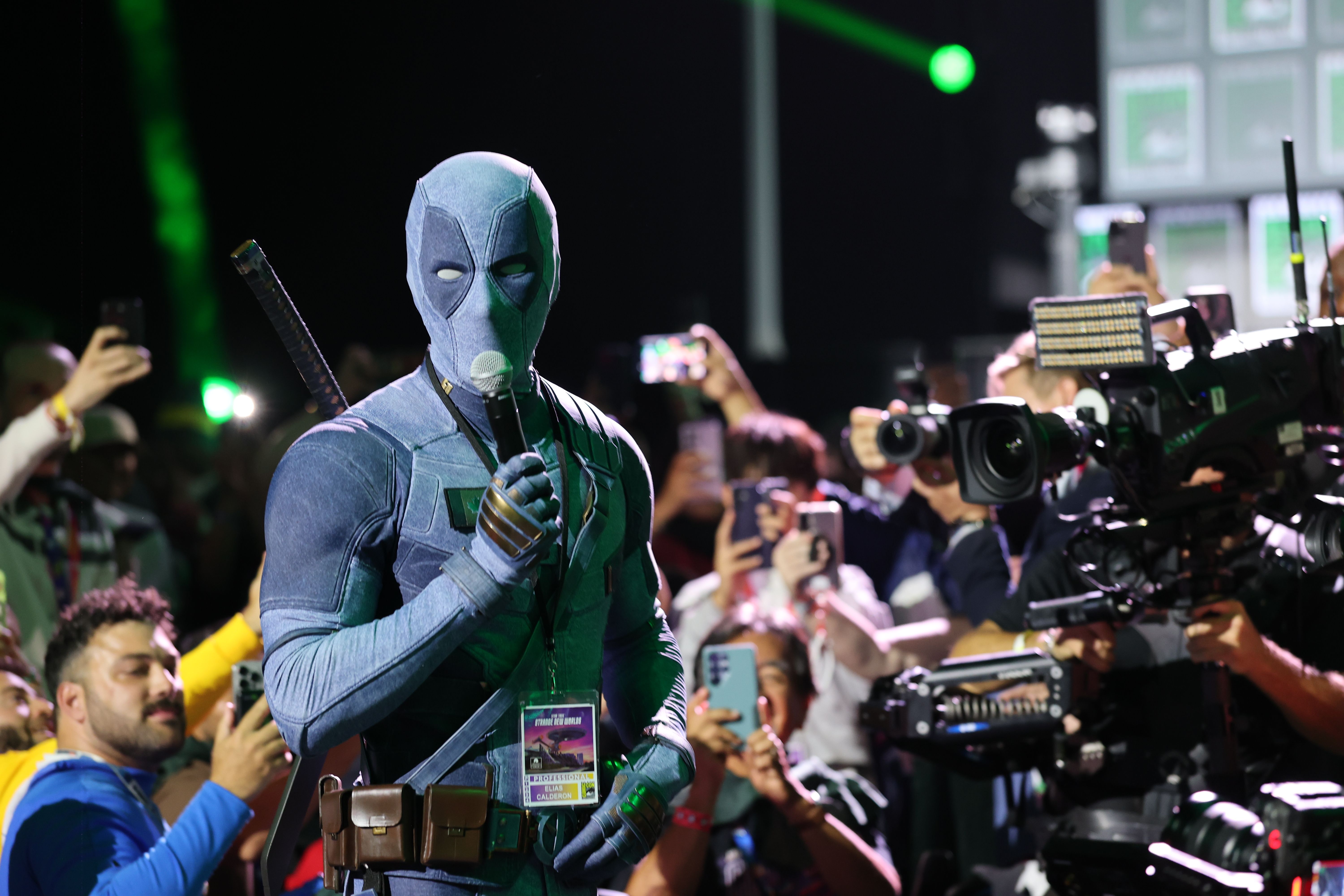Ryan Reynolds, in a gray Deadpool costume inspired by the X-Force comics, at Comic-Con International in San Diego. Photo: Amy Sussman/Getty Images.