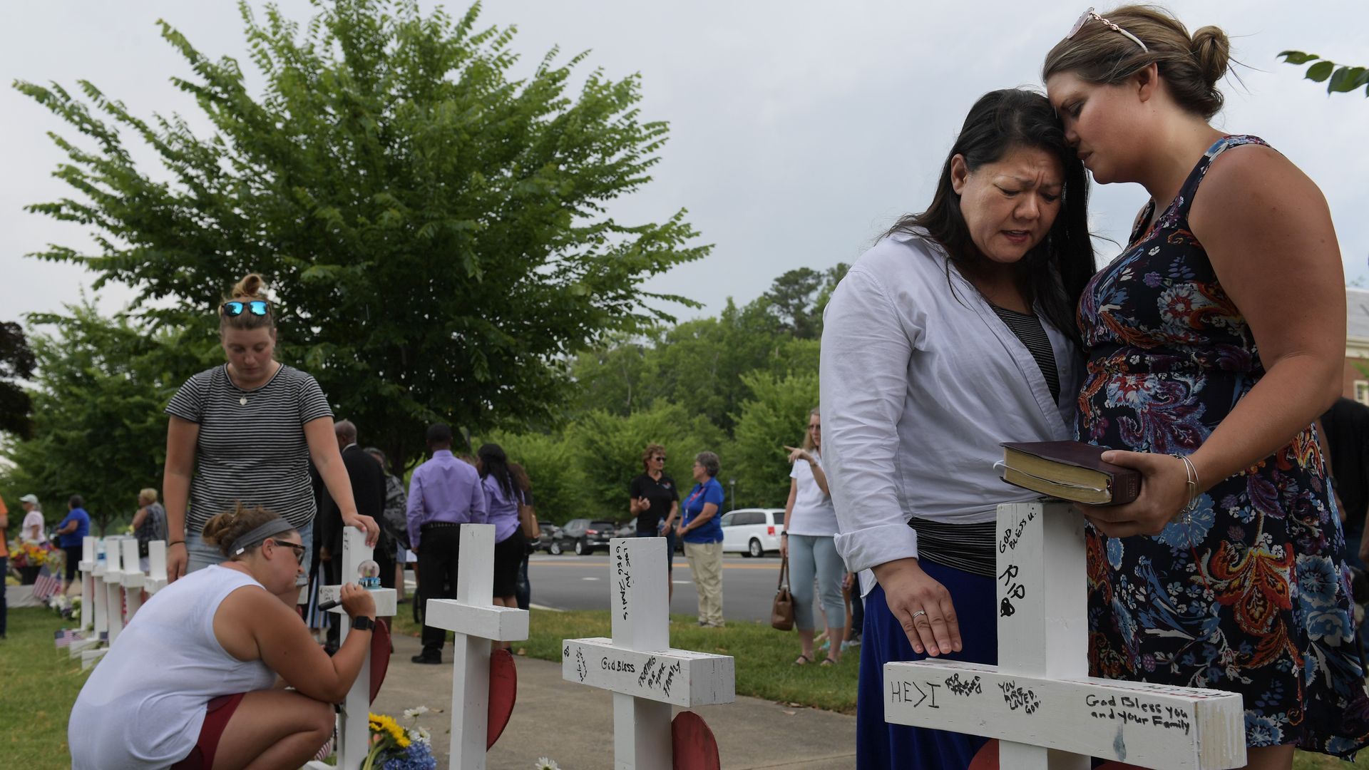 virginia beach shooting mourning site