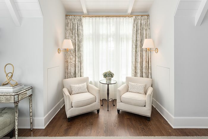 Hillside house master bed sitting area