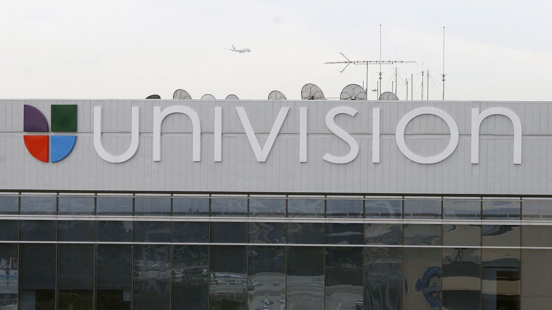 Univision sells majority stake to private investors