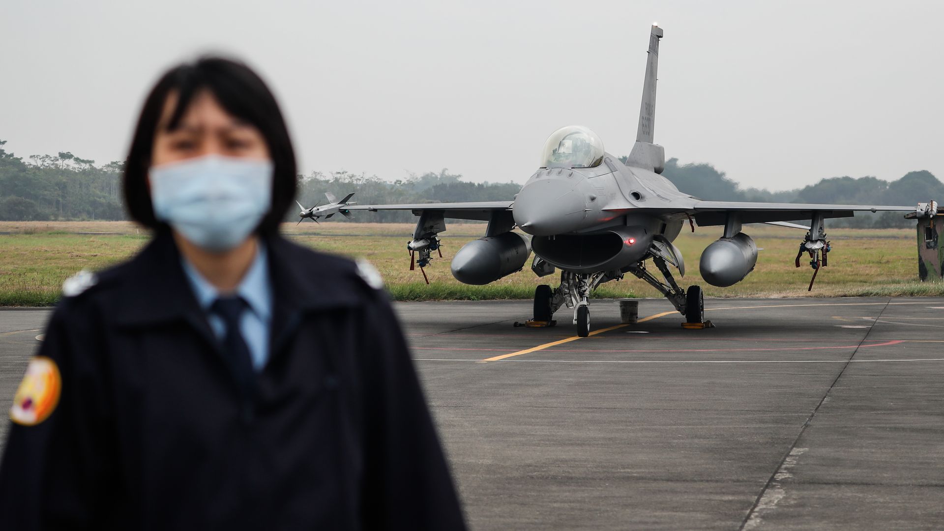 F-16V jet fighters taxi on the runway at the Air Force base, as the Taiwanese military holds a drill in Chiayi, Taiwan, on Jan 5, 2022.