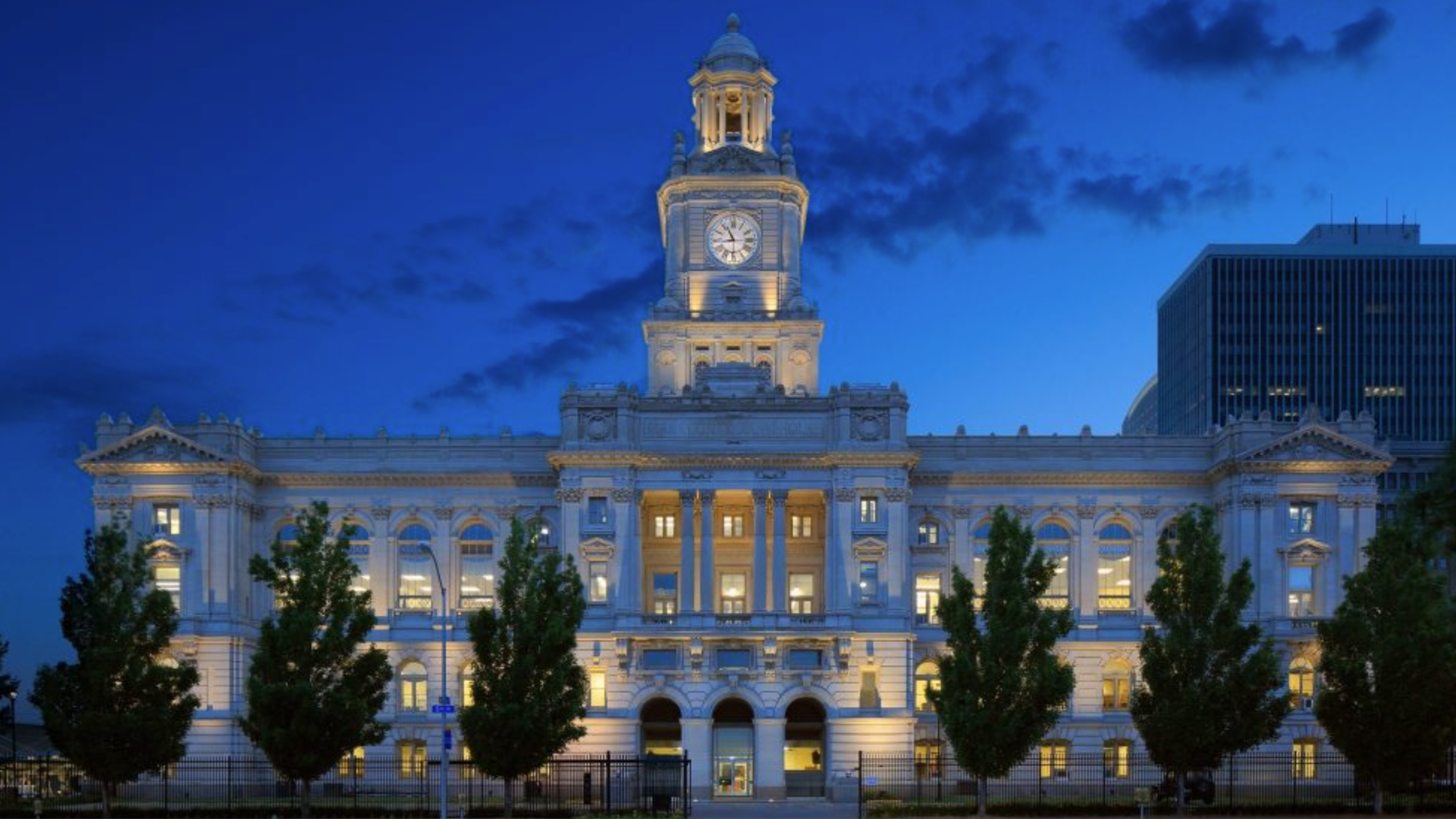A photo of the Polk County Courthouse.