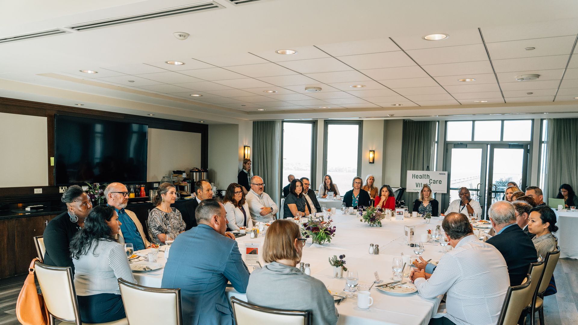 Attendees enjoyed breakfast during the roundtable.