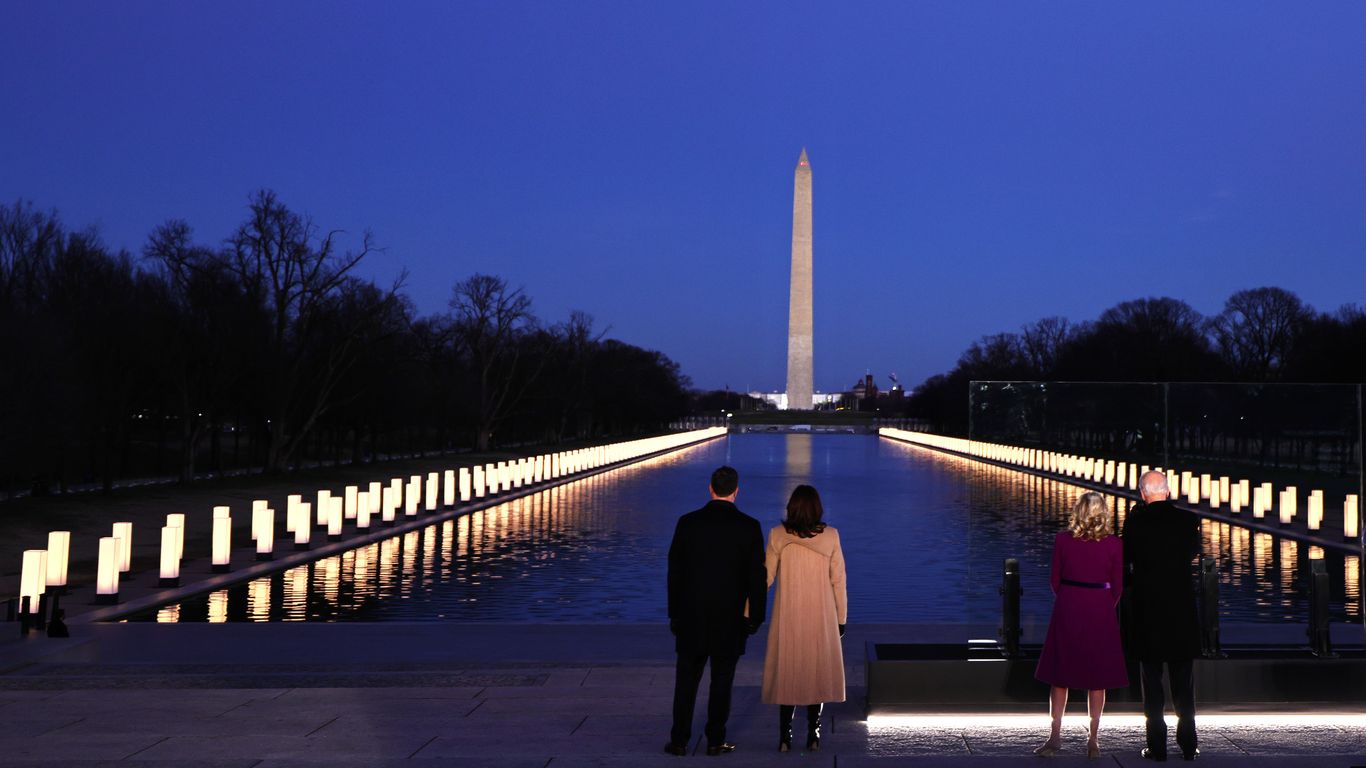 U.S. cities light up for COVID-19 victims in Biden-led memorial — photos